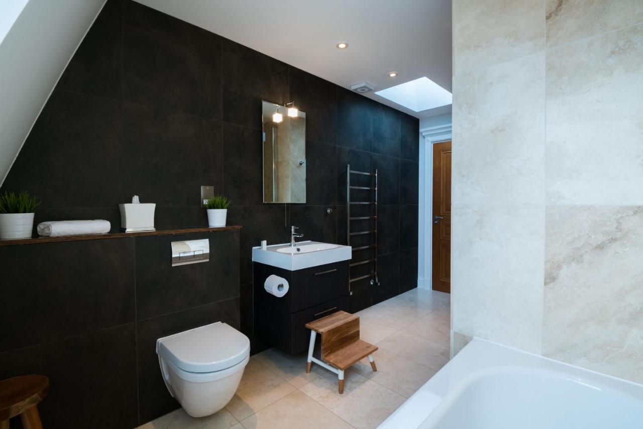 Breathtaking Putney Home With Gorgeous Garden Річмонд Екстер'єр фото